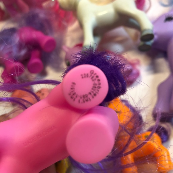 Lot of 15 Ponies horses Unbranded, variety - Picture 7 of 15